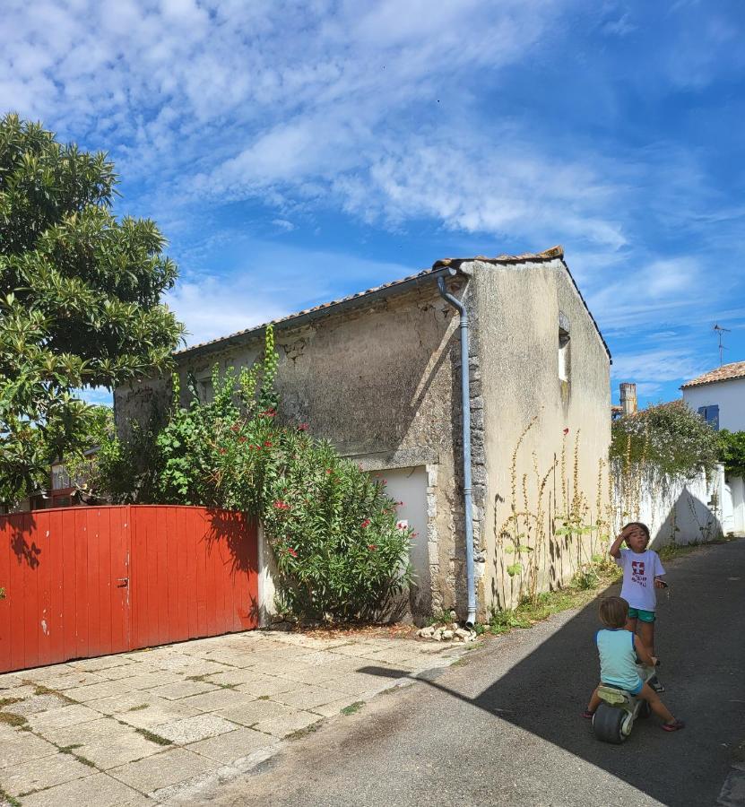 La Maison Rouge Paisible Maison De Pays ساوجون المظهر الخارجي الصورة